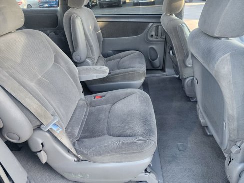 Used 2004 Toyota Sienna LE image 12