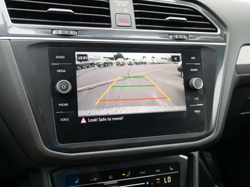 Used 2024 Volkswagen Tiguan SE image 23