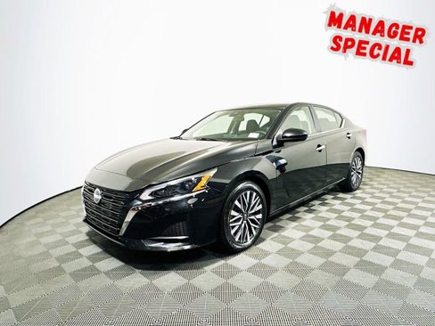 Used 2023 Nissan Altima 2.5 SV image 4