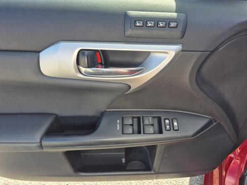 Used 2011 Lexus CT 200h image 13