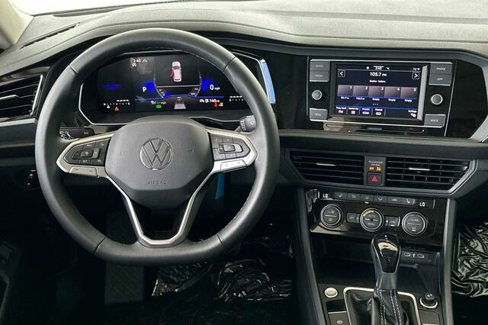 New 2024 Volkswagen Jetta SE image 14