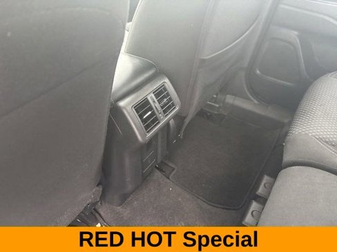 Used 2020 Mitsubishi Outlander ES image 30