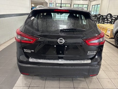 Certified 2022 Nissan Rogue Sport SV image 6