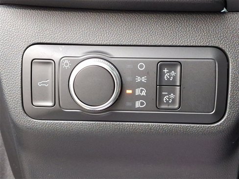 Certified 2022 Ford Escape SE w/ SE Sport Appearance Package image 24