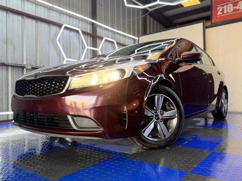 Used 2018 Kia Forte LX w/ LX Popular Package image 2