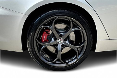 Used 2018 Alfa Romeo Giulia Ti Sport w/ Quick Order Package 22S Sport image 33