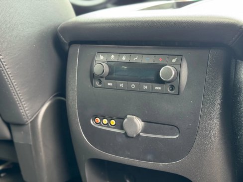 Used 2007 Chevrolet Suburban LTZ w/ LTZ Preferred Equipment Group image 23