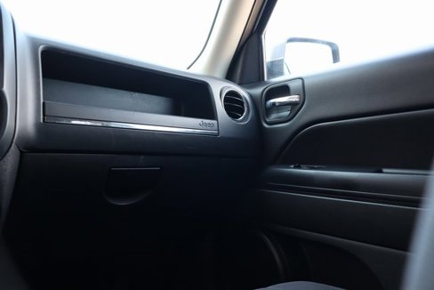 Used 2016 Jeep Patriot Latitude image 33