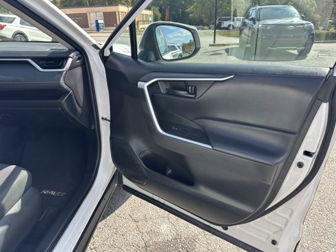 Used 2023 Toyota RAV4 LE image 15