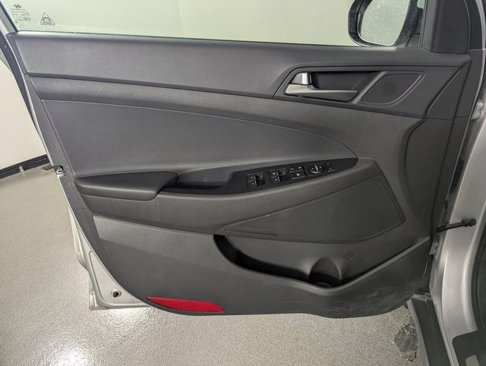 Used 2016 Hyundai Tucson Limited w/ Option Group 03 image 9