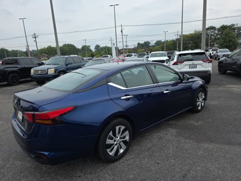 Used 2024 Nissan Altima 2.5 S image 4