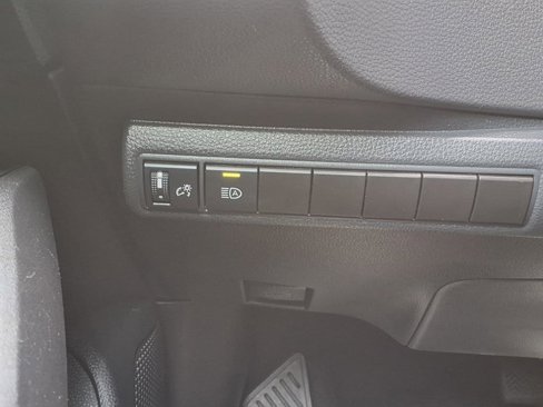 Used 2022 Toyota Corolla LE image 17