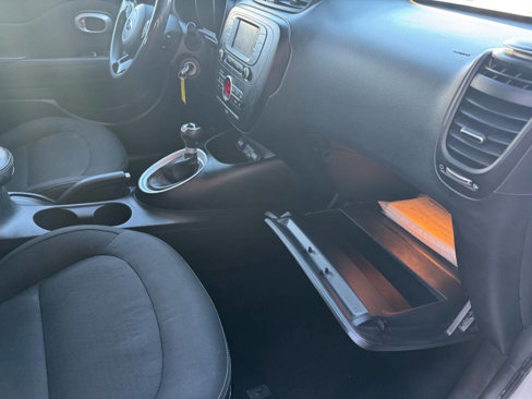 Used 2017 Kia Soul + image 25
