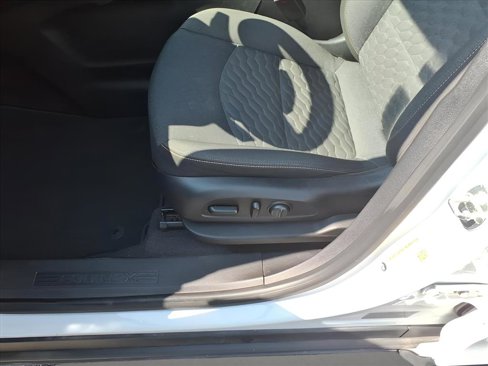 Used 2018 Chevrolet Equinox LT image 10