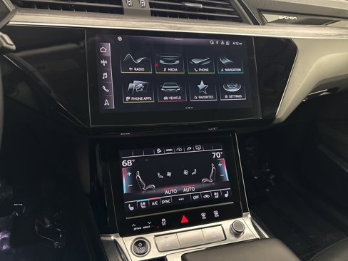 Used 2023 Audi e-tron Premium Plus w/ Premium Plus Package image 18
