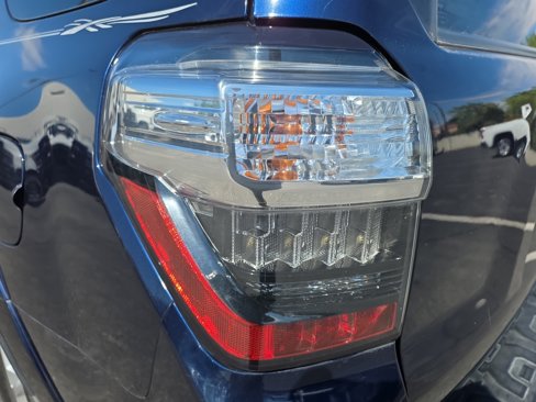 Used 2015 Toyota 4Runner SR5 image 19