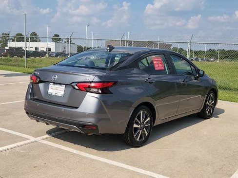 Certified 2021 Nissan Versa SV image 5