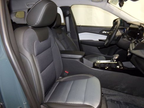 New 2025 Chevrolet Trax LT w/ Driver Confidence Package image 8