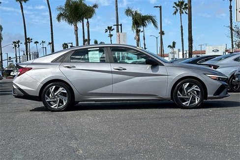 Certified 2025 Hyundai Elantra Sport image 3