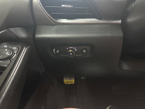 Used 2018 Chevrolet Traverse LT image 42