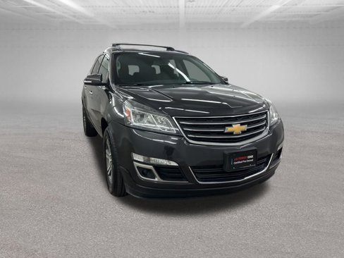 Used 2017 Chevrolet Traverse LT image 3