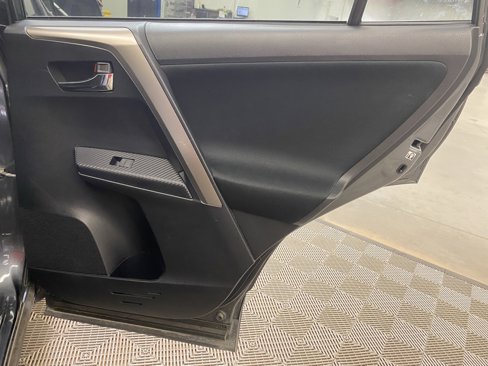 Used 2015 Toyota RAV4 XLE image 8