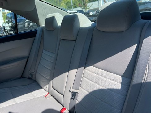 Used 2017 Toyota Camry LE image 23