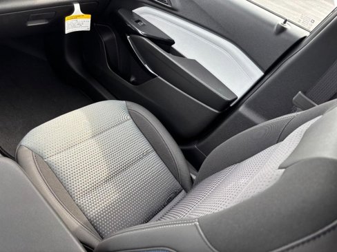 New 2025 Chevrolet Trax LT w/ Sunroof Package image 36