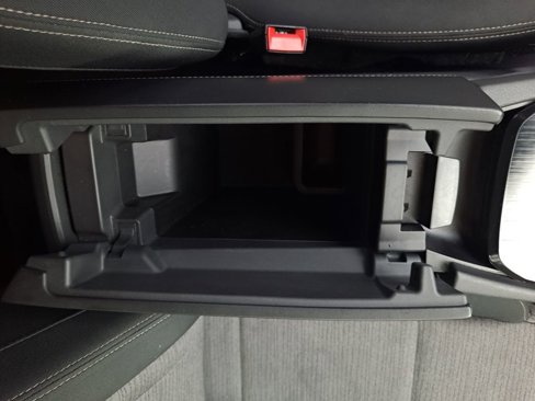 Used 2022 Nissan Rogue S image 25