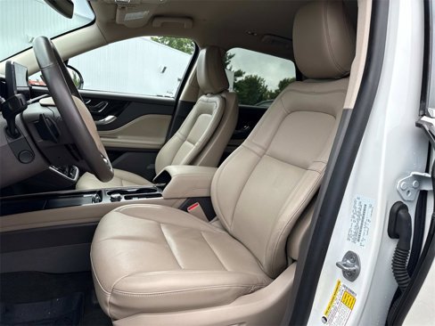Used 2022 Lincoln Corsair Reserve image 17