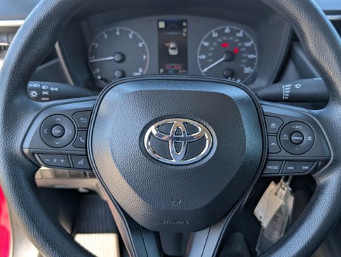 Used 2025 Toyota Corolla LE image 18