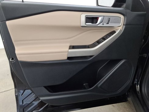 Used 2024 Ford Explorer Limited image 18
