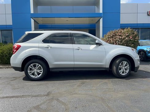 Used 2017 Chevrolet Equinox LT w/ Convenience Package image 8