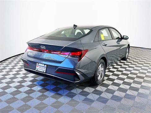 New 2025 Hyundai Elantra SE image 5