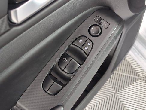 Used 2024 Nissan Altima 2.5 SV image 14