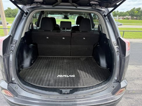 Used 2017 Toyota RAV4 LE image 9