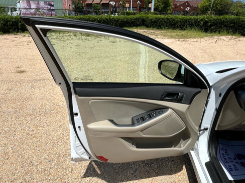 Used 2015 Kia Optima LX image 20
