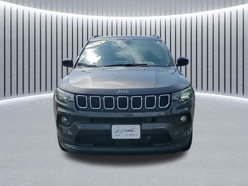 Used 2024 Jeep Compass Latitude w/ Altitude Special Edition image 9
