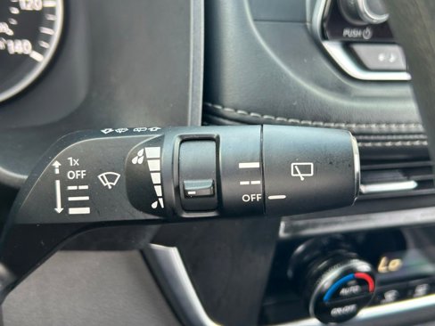 Used 2023 Nissan Rogue SV image 41