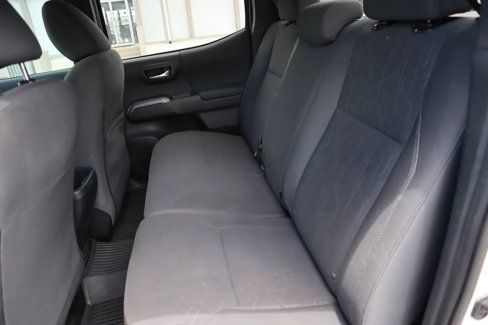 Used 2018 Toyota Tacoma TRD Sport image 21