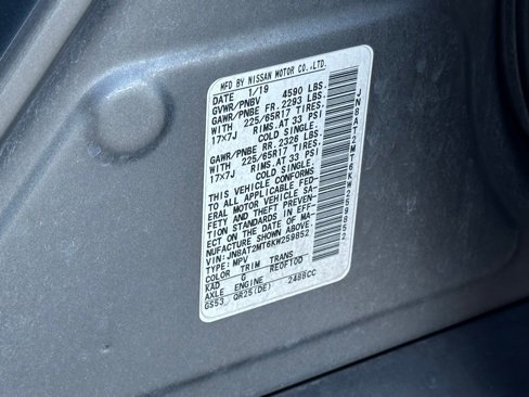 Used 2019 Nissan Rogue SV image 25