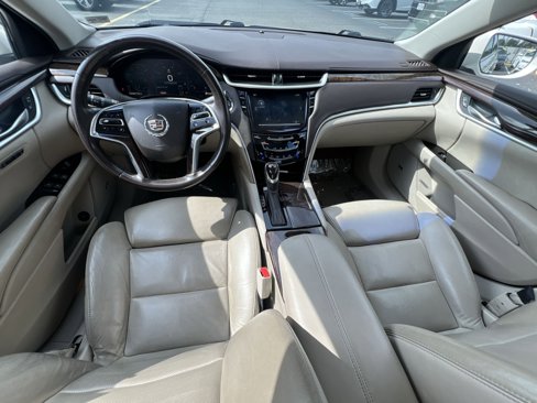 Used 2013 Cadillac XTS Premium image 2