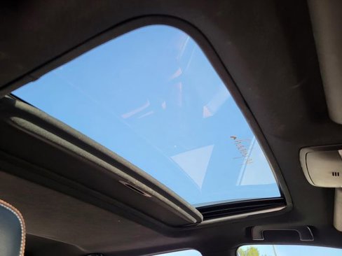 Used 2018 Toyota RAV4 SE image 10