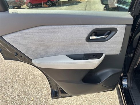 Certified 2023 Nissan Rogue SV image 14