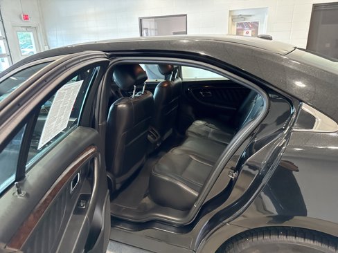 Used 2015 Ford Taurus Limited image 19