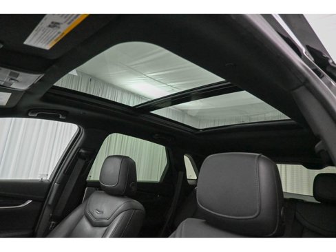 Used 2022 Cadillac XT5 Premium Luxury image 11