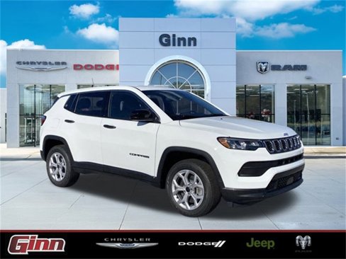 Used 2025 Jeep Compass Sport image 1