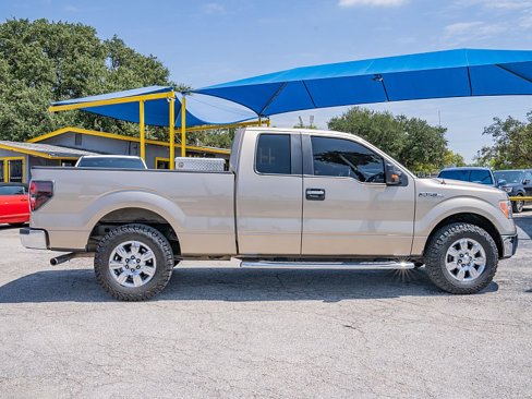 Used 2012 Ford F150 XLT w/ XLT Chrome Pkg image 4