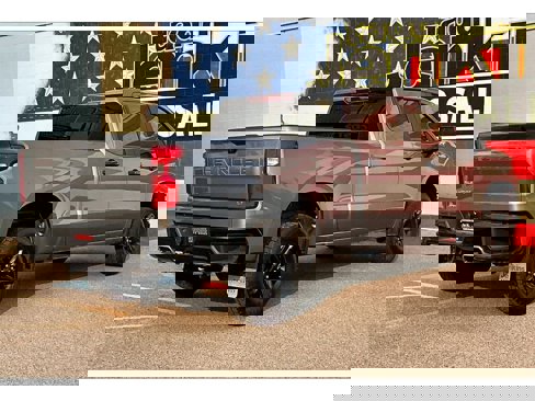 Used 2022 Chevrolet Silverado 1500 LT Trail Boss image 2
