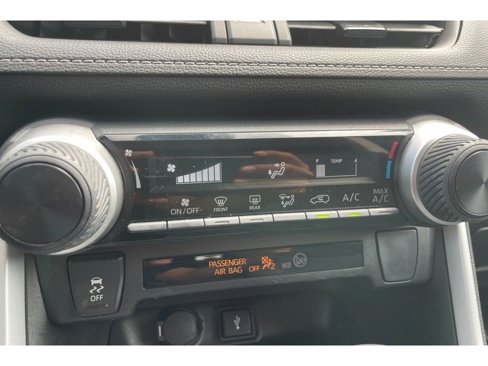 Used 2022 Toyota RAV4 LE image 27